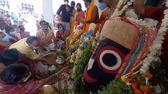 Mahesh Jagannath Snan Yatra: দালানেই হল অনুষ্ঠান, করোনাকালে স্নানযাত্রার অন্য ছবি মাহেশে