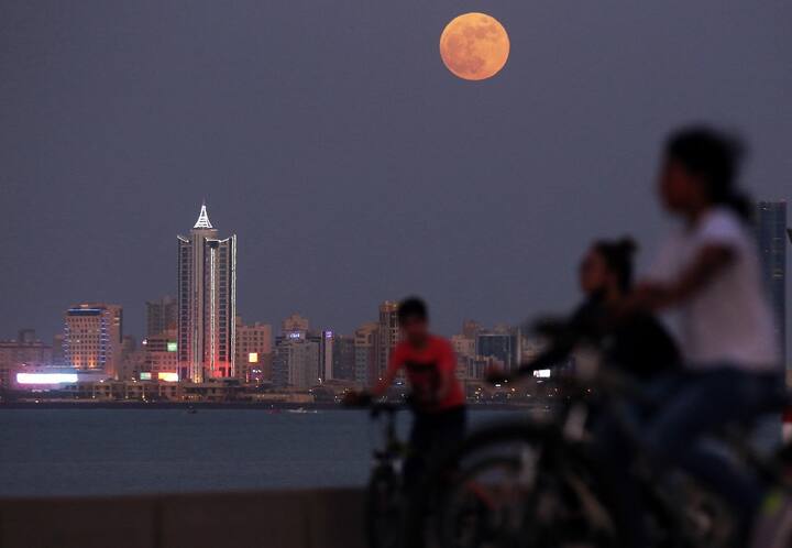 During this phenomenon, the Moon appears bigger than its normal size due to proximity to Earth in its orbit. (Image: AFP)