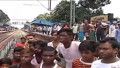 Mullickpur Rail Chaos: শান্ত মল্লিকপুর ষ্টেশন, দাবি মেনে যাত্রীদের ট্রেনে উঠতে দিতেই নিভল ক্ষোভের আগুন