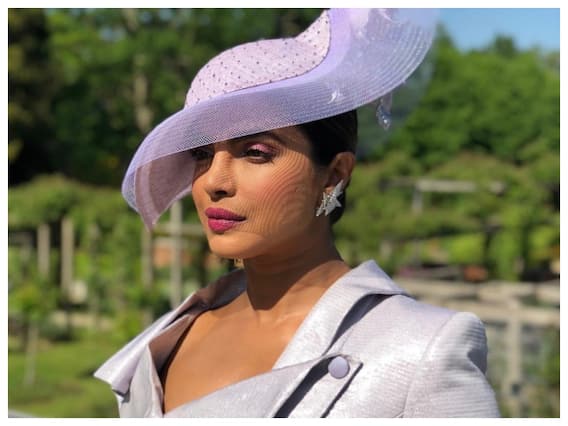 शादी से लेकर रेड कार्पेट तक, Priyanka Chopra ने हर बार अपने फैशन से फैंस को किया इम्प्रेस शादी से लेकर रेड कार्पेट तक, Priyanka Chopra ने हर बार अपने फैशन से फैंस को किया इम्प्रेस