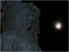 ओडिशा के पुरी में दिखा साल का आखिरी सुपरमून, आप भी देखें 'स्ट्रॉबेरी मून' की शानदार तस्वीरें