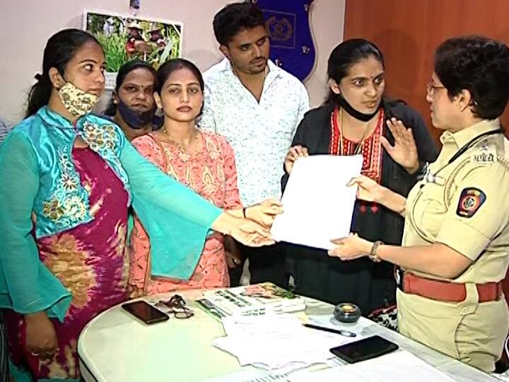 मास्कचा गैरवापर करत पत्नीची मालमत्ता हडपली, महिलेच्या मदतीने बायकोची पॉवर ऑफ अॅटर्नी स्वत:च्या नावावर Pune man looted wife's property by misusing mask with the help of another woman मास्कचा गैरवापर करत पत्नीची मालमत्ता हडपली, महिलेच्या मदतीने बायकोची पॉवर ऑफ अॅटर्नी स्वत:च्या नावावर