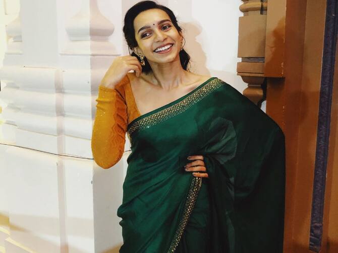 In Pics Sanchana Natarajan On Instagram | Actress Sanchana Natrajan Pics : ஏதோ ஒன்னு கொடுக்கதானே அடுத்த நாளும் வருது - சஞ்சனா நடராஜன்