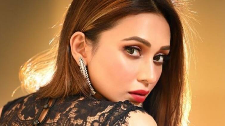 Mimi Chakraborty talked about the fake vaccination drive, ask people not to panic Mimi Chakraborty on Fake Vaccination: কসবাকাণ্ডের পর প্রথমবার ক্যামেরার সামনে মুখ খুললেন মিমি