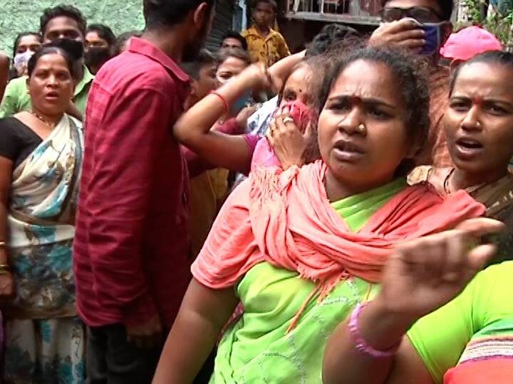 महापालिकेच्या वतीने कोणतीही नोटीस आली नसल्याने ही कारवाई बेकायदेशीर असल्याचा आरोप स्थानिक नगरसेवकांनी केला आहे.