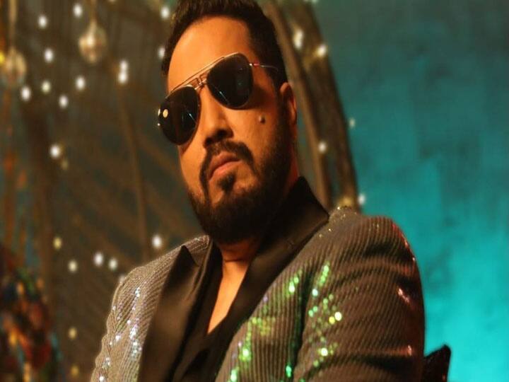 Kapil Sharma के शो पर Mika ने सुनाया था Jasbir Jassi से जुड़ा एक मज़ेदार किस्सा Mika Singh share a funny story related to Jasbir Jassi on Kapil Sharma show Kapil Sharma के शो पर Mika ने सुनाया था Jasbir Jassi से जुड़ा एक मज़ेदार किस्सा