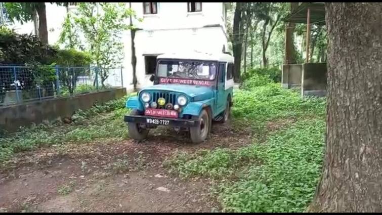 No driver for Jeep Katwa ICDS office staffs using resnted car by spending huge amount Katwa ICDS : কাটোয়ার আইসিডিএস অফিসে পড়ে সরকারি জিপ, ভাড়ার গাড়িতে চলছে সরকারি কাজকর্ম !