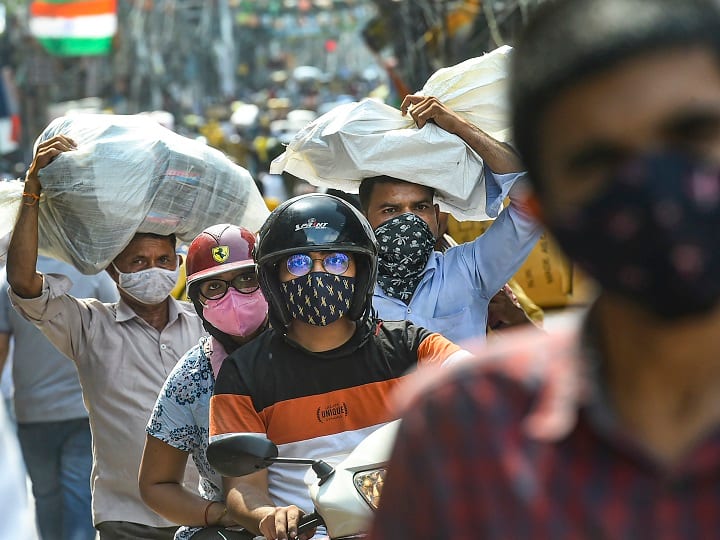 Even As Delta Plus Variant Reaches 8 States, 2 out of 3 People Careless About Wearing Masks: Survey Even As Delta Plus Variant Reaches 8 States, 2 Out Of 3 People Remain Careless About Wearing Masks: Survey