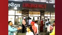 Agra में अस्पताल स्टाफ की गुंडई, इलाज में शिकायत करने पर किया ये काम, वीडियो वायरल !