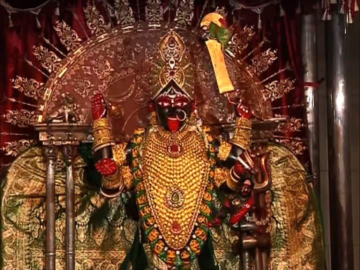 অন্যদিকে, বিকেল সাড়ে ৩টে থেকে সন্ধে ৬টা পর্যন্ত খোলা থাকবে মন্দির। তবে মন্দিরে প্রবেশের ক্ষেত্রে দর্শনার্থীদের অক্ষরে অক্ষরে মেনে চলতে হবে কোভিডবিধি।