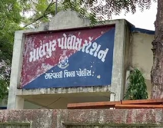 Arvalli : એક્ટિવા પર જતી કોન્સ્ટેબલ યુવતીને આંતરી કાર ચાલકે કરી છેડતી ને પછી....