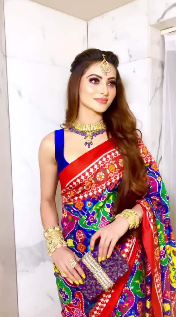 मनोज कुमार की पोती की शादी में उर्वशी रौतेला ने पहनी 58 लाख की गुजराती पटोला साड़ी 23 Urvashi Rautela Pics: मनोज कुमार की पोती की शादी में उर्वशी रौतेला ने पहनी 58 लाख की गुजराती पटोला साड़ी, देखें तस्वीरें