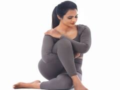 Actress Ramyapandian Yoga Photo : அடுத்த யோகா போட்டோ - ரம்யா பாண்டியன் க்ளிக்ஸ்