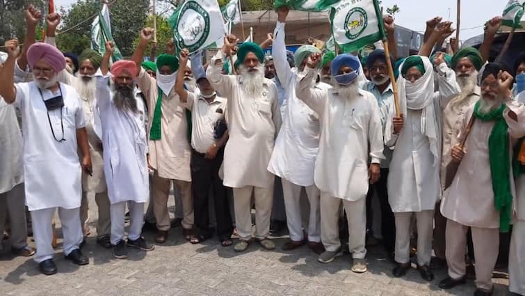 Protest in Barnala: Public outcry over petrol and diesel prices Protest in Barnala: ਪੈਟਰੋਲ ਅਤੇ ਡੀਜ਼ਲ ਦੀਆਂ ਕੀਮਤਾਂ ਨੂੰ ਲੈ ਕੇ  ਲੋਕਾਂ ਵਿਚ ਭਾਰੀ ਰੋਸ, ਕੀਤਾ ਇਹ ਐਲਾਨ