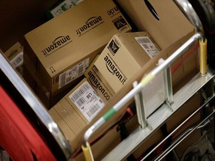 Hundreds of Amazon packages accidentally delivered to a woman's house, Amazon refuses to take back the package गलती से महिला के घर डिलीवर हुए सैकड़ों अमेजन पैकेज, जानिए फिर कंपनी ने क्या किया