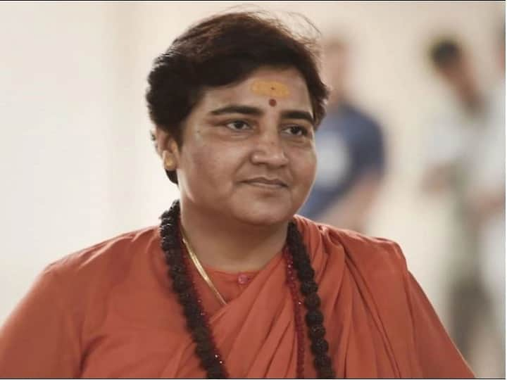 Man who threatened to kill BJP MP Pragya Thakur arrested from Delhi airport MP News: बीजेपी सांसद प्रज्ञा ठाकुर को जान से मारने की धमकी देने वाला आरोपी गिरफ्तार, अपराध स्वीकार किया