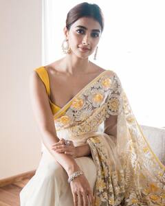 Pooja Hegde Photos: புட்ட பொம்மா...புட்ட பொம்மா...புடவையில் பூஜா!