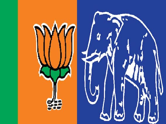 उत्तर प्रदेश में जोरों पर 'ब्राम्हण राजनीति', बीएसपी और बीजेपी ने बताया अपना उत्तर प्रदेश में जोरों पर 'ब्राम्हण राजनीति', बीएसपी और बीजेपी ने बताया अपना