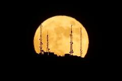Strawberry super moon : ஸ்ட்ராபெர்ரி நிலவே! - 2021ன் சூப்பர் மூன் புகைப்படங்கள்