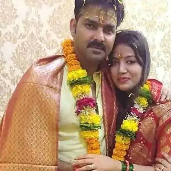 કહેવાય છે કે પવનસિંહે ઘરવાળાના દબાણમાં આવીને બીજા લગ્ન કર્યા હતા, જ્યોતિસિંહ યુપીના બલિયા જિલ્લાની રહેવાસી છે.