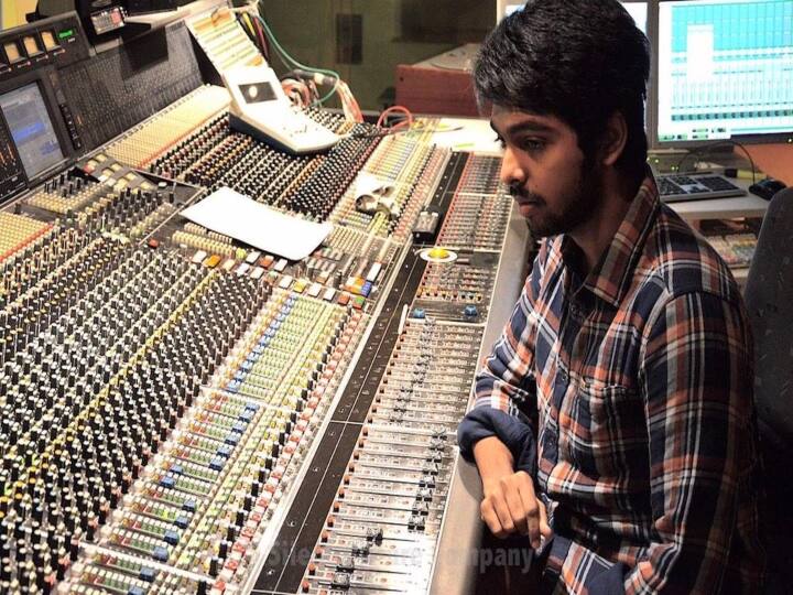 Some of mesmerizing songs scored by music director G.V.Prakash இரவு நேரத்தை அழகாக்கும் ஜி.வி.பிரகாஷ் ப்ளே லிஸ்ட் !