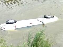 बलरामपुर: बाइक को बचाने के चक्कर में पानी भरे गड्ढे में गिरी कार, एक ही परिवार के 6 लोगों की मौत