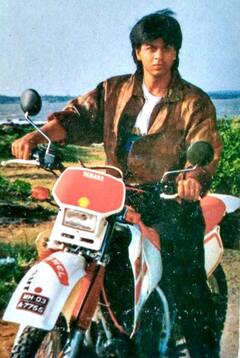 In Pics : 29 वर्षांपूर्वी योगायोगानं मिळाला 'दिवाना', आज Shahrukh Khan आहे बॉलिवूडचा बादशाह