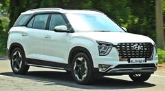 Hyundai Alcazar Petrol Review: जानें कैसे ये SUV से दूसरों से अलग, इन एडवांस फीचर्स से है लैस