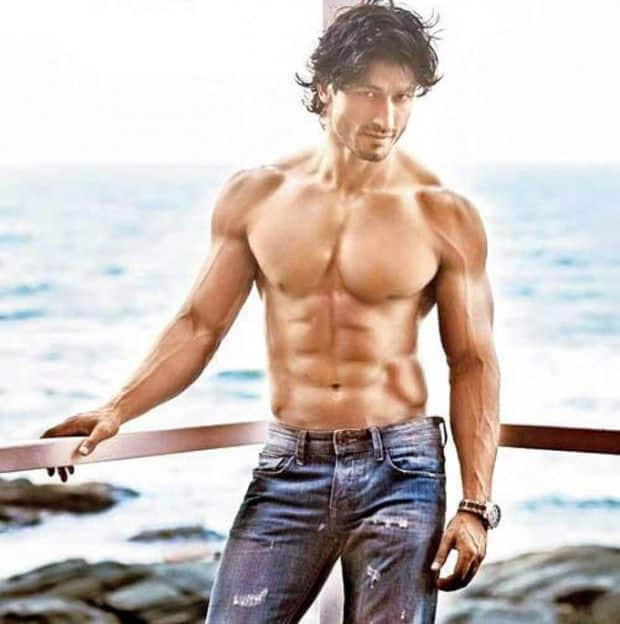 India's hottest and fittest actor Vidyut Jammwal, by following this diet, make a great body Vidyut Jammwal Diet: इंडिया के सबसे हॉट और फिटेस्ट एक्टर विद्युत जामवाल, इस डाइट को फॉलो करके बनाते हैं शानदार बॉडी