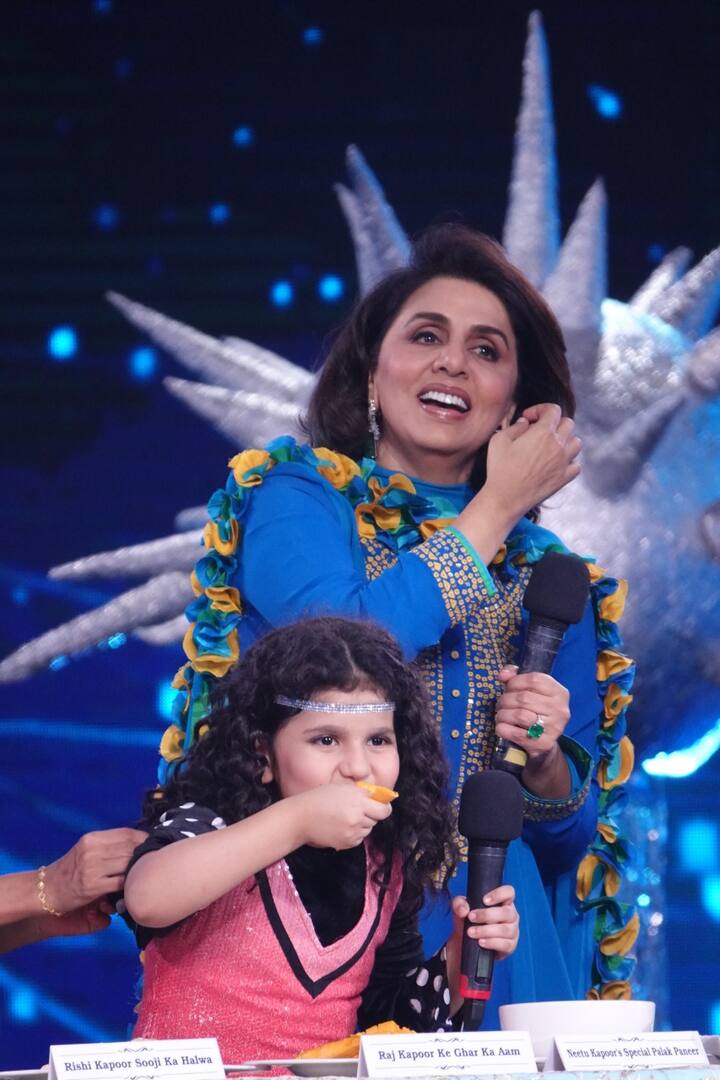 इस हफ्ते वीकेंड पर ये अभिनेत्री इस शो में नज़र आएंगी. इस शो पर जब वो पहुंचीं तो प्रतिभागियों ने उनके गाने पर परफॉर्मेंस दी.