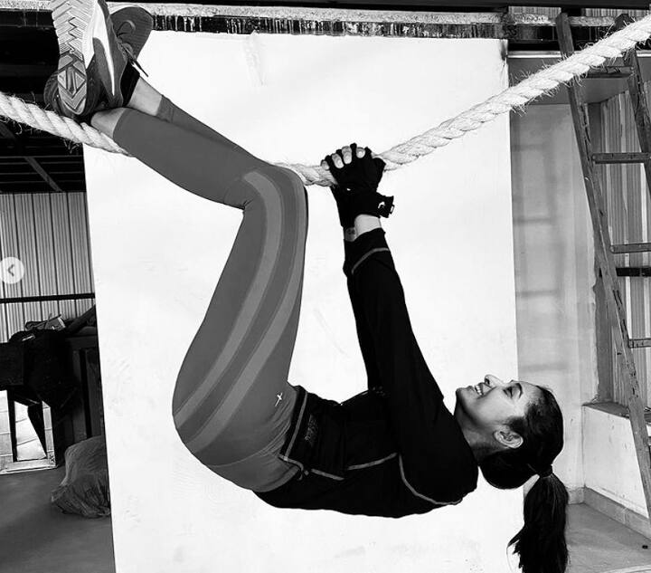 பேசி பேசி நாளும் காலம்போக்கத் தோணும்