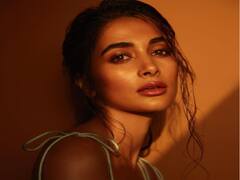 Pooja Hegde Photos: புட்ட பொம்மா...புட்ட பொம்மா...புடவையில் பூஜா!