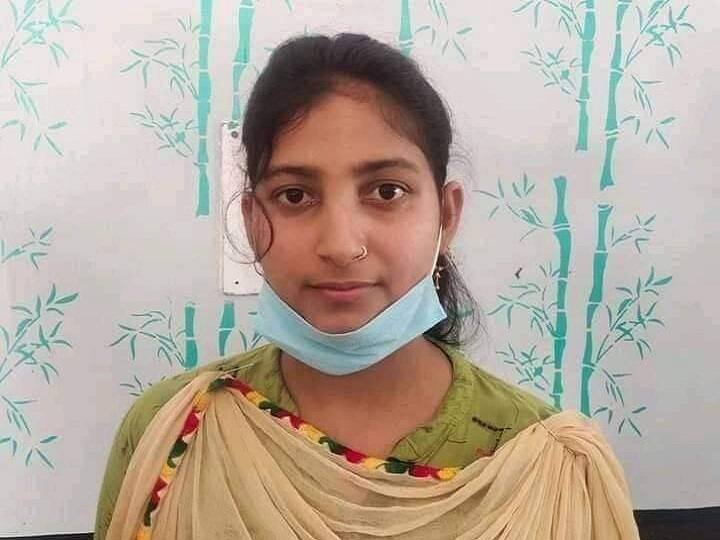 UP: 21 year old Aarti Tiwari has been nominated by the BJP for the post of zila panchayat adhyaksh ANN UP: 21 साल की आरती तिवारी को बीजेपी ने बनाया जिला पंचायत अध्यक्ष पद का उम्मीदवार