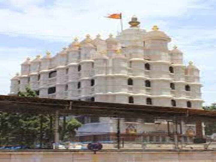 Siddhivinayak temple will auction 16 thousand liters of ghee, ghee was bought for Rs 50 lakh सिद्धिविनायक मंदिर 50 लाख रुपए में खरीदा गया 16 हजार लीटर घी करेगा नीलाम, जानें पूरा मामला