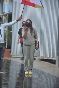 SPOTTED: Aamir Khan Steps Out With Son Azad, Kareena Waves At Papzz, Varun Dhawan Visits Gym In Mumbai