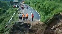 दार्जिलिंग में NH-55 पर चट्टान गिरने से टूटी सड़क