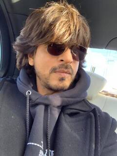 In Pics : 29 वर्षांपूर्वी योगायोगानं मिळाला 'दिवाना', आज Shahrukh Khan आहे बॉलिवूडचा बादशाह