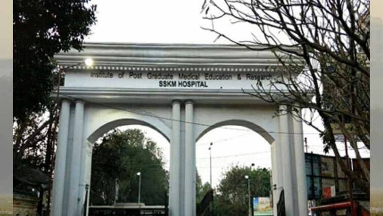 Tripura TMC Leaders Attacked brought to Kolkata, Admitted To SSKM Hospital Tripura : আক্রান্ত তৃণমূল নেতা-নেত্রীদের আনা হল কলকাতায়,  এসএসকেএমে ভর্তি সুদীপ - জয়া