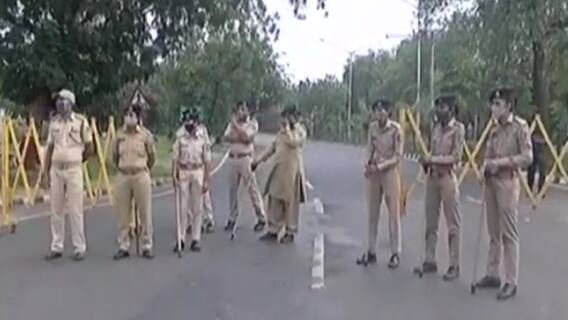 Gandhinagar: રાજભવન ખાતે કિસાન સંગઠનના વિરોધને પગલે ગોઠવાયો પોલીસ બંદોબસ્ત,જુઓ વીડિયો