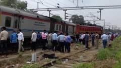 Konkan Railway : राजधानी एक्स्प्रेसच्या इंजिनचं चाक रुळावरुन घसरलं, इंजिन मार्गावर आणण्याचं काम सुरु