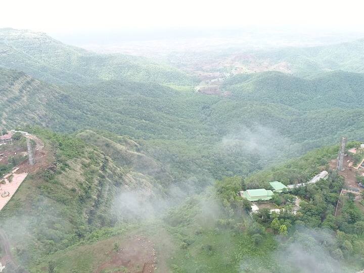 स्काय वॉकच्या माध्यमातून या भागात पर्यटकांची संख्याही वाढेल. मेळघाटातील चिखलदरा हा भाग सिडकोद्वारा विकसीत करण्यात येत आहे. त्यामुळे आता अमरावतीच्या चिखलदरामध्ये देशातूनच नव्हे तर परदेशातून पर्यटकांची गर्दी वाढेल. (ड्रोन सौजन्य राहुल ढवळे)