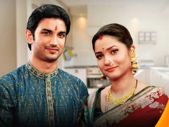 Sushant Singh Rajput- दिवंगत अभिनेता सुशांत सिंह राजपूत ने ज़ी टीवी के हिट शो पवित्र रिश्ता में कई साल मानव की भूमिका निभाई और इस रोल में उन्हें खूब पसंद किया गया था. पवित्र रिश्ता से पहले भी वो एक दो और सीरियल में दिखे. लेकिन फिर उनकी किस्मत ने पलटी मारी और वो बॉलीवुड में आ गए. देखते ही देखते उनकी मेहनत रंग लाई और सब वो बॉलीवुड में नाम कमाने लगे. (फोटो - सोशल मीडिया)