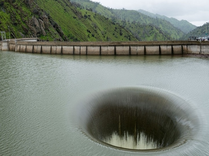 Top 10 Dams: பிரம்மிக்க வைக்கும்  கட்டுமானம்..  உலகின் டாப் 10 அணைகள்