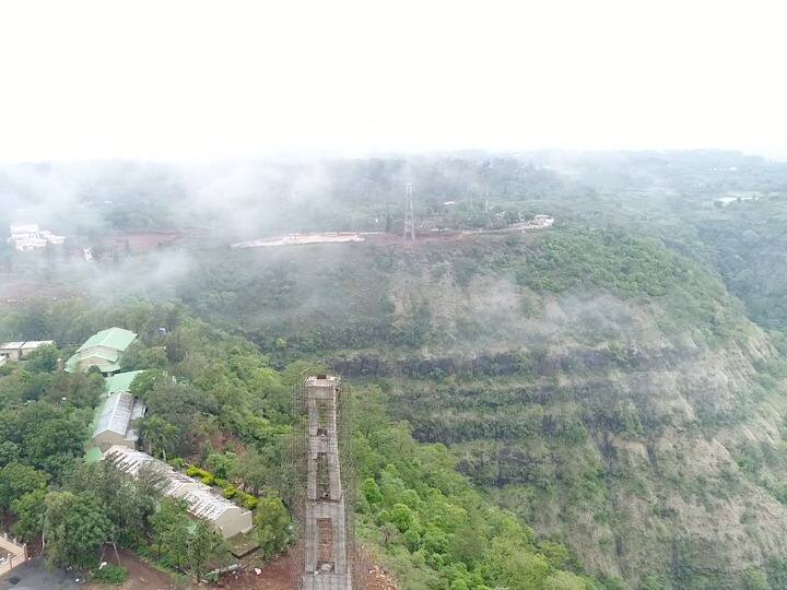 विदर्भाचे काश्मीर म्हणून ओळख असलेल्या अमरावतीच्या चिखलदरा येथे स्काय वॉक सुविधा पर्यटकांसाठी उपलब्ध होणार आहे. (ड्रोन सौजन्य राहुल ढवळे)