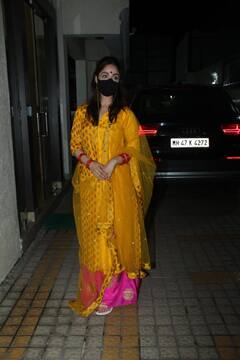 पीला सूट, माथे पर बिंदिया और लाल चूड़ी….बेहद शानदार है नई नवेली दुल्हन Yami Gautam की शादी की बाद सामने आई ये तस्वीर