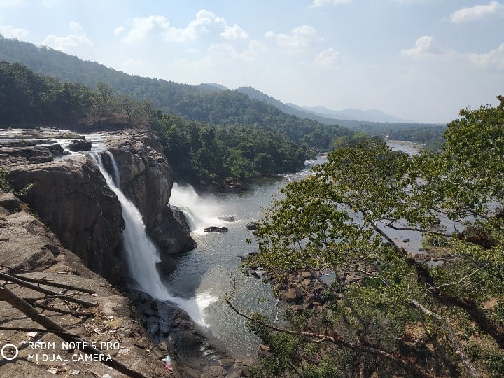 Athirapally Falls Travel Experience ’மச்சி ஒரு டிரிப் போலாமா?’  Part-5 : அசர வைத்த அதிரப்பள்ளியும்.... ஆச்சரியப்பட வைத்த சாலக்குடியும்!