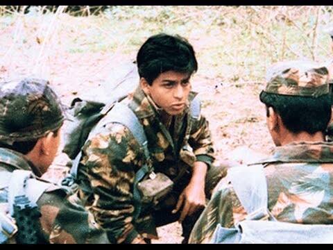 Shahrukh Khan- शाहरुख खान ने दीवाना फिल्म से अपने बॉलीवुड करियर की शुरूआत की थी. लेकिन फिल्मों में आने से पहले वो फौजी सीरियल में काम कर रहे थे. जिसमें उनका किरदार हर किसी को पसंद आया था. 1989 में पहली बार ये टीवी सीरियल रिलीज किया गया था. (फोटो - सोशल मीडिया)