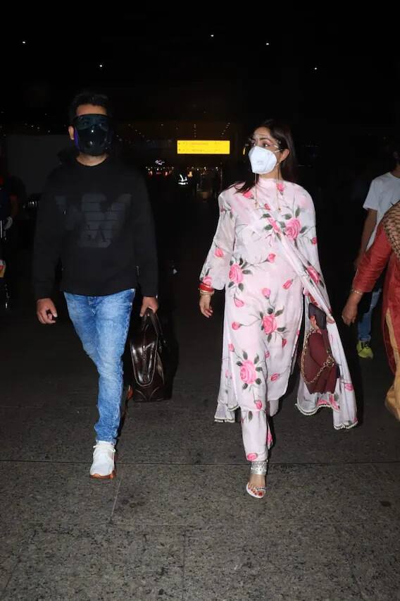 See In Pics Yami Gautam & Aditya Dhar Return To Mumbai After Their