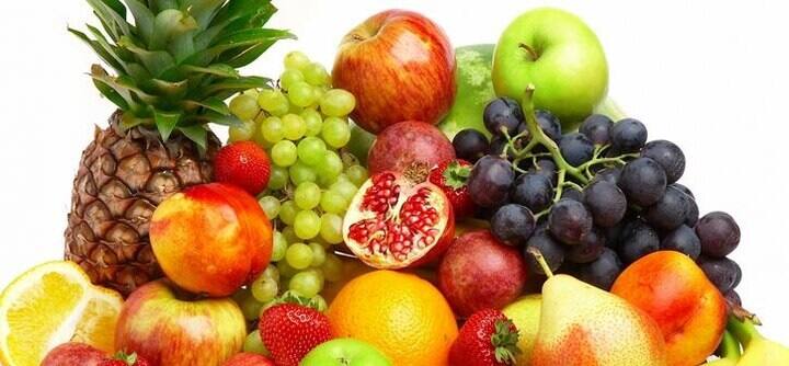 જો આપ વજન ઓછું કરવા ઇચ્છતા હો તો આપે ફળોને ડાયટમાં અવશ્ય સામેલ કરવા જોઇએ.જો કે કેટલાક એવા પણ ફળો છે, જે વજન ઉતારવાના બદલે વધારે છે. આ બધા જ ફળો હેલ્થી છે પરંતુ વજન ઘટાડવાની પ્રક્રિયાને ધીમી કરી દે છે.