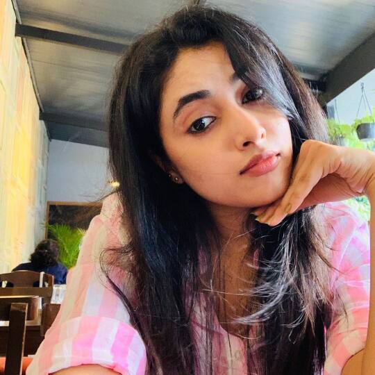 அடி ஒன்னா ரெண்டா வலியோடத்தான் இப்போ துண்டா துண்டா உடைஞ்சேன்